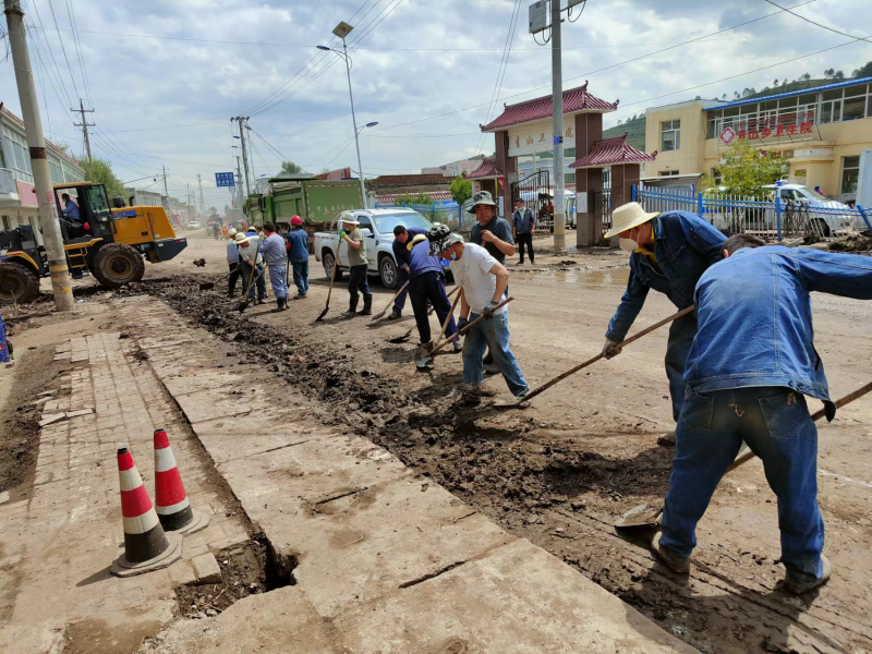 情系家鄉(xiāng)為人民 抗洪救災勇?lián)?mdash;&mdash;物產(chǎn)工投公司黨員干部、團員青年奔赴災區(qū)第一線搶險救災