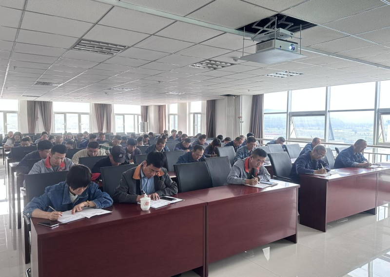 廉當(dāng)&ldquo;鐮&rdquo;可以除雜念   欲為&ldquo;獄&rdquo;勢必積災(zāi)難 &mdash;&mdash;集團紀(jì)委書記為物產(chǎn)工投公司黨員干部、關(guān)鍵人員 授主題教育廉政專題黨課