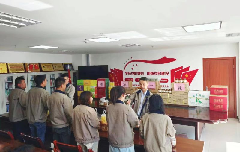 情系職工，夏送清涼&mdash;&mdash;朝物開投公司開展夏日送清涼活動