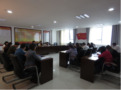 領(lǐng)會(huì)精神實(shí)質(zhì)，迅速掀起學(xué)習(xí)宣傳貫徹團(tuán)的十八大精神熱潮